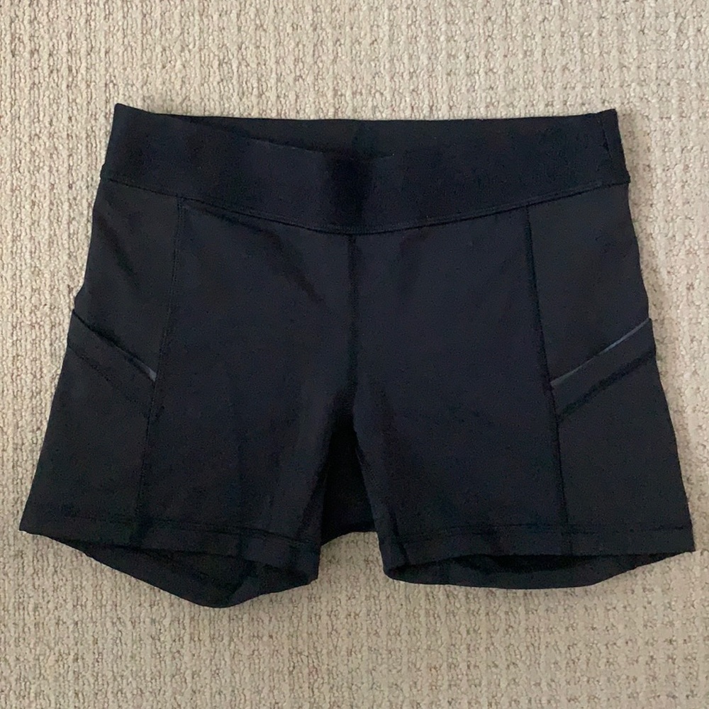 Lululemon Elastic Waistband Shorts Black